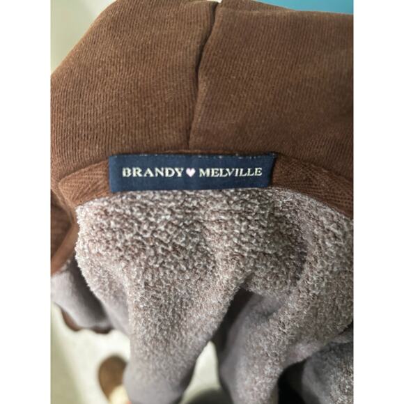 Brandy Melville Casual Brown Zip Hoodie – Cozy Streetwear - Picture 5 of 6